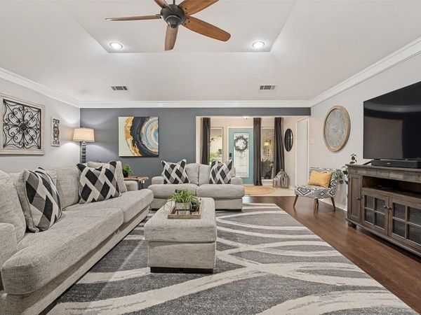 826 Cherlynne Drive, Cedar Hill, TX 75104