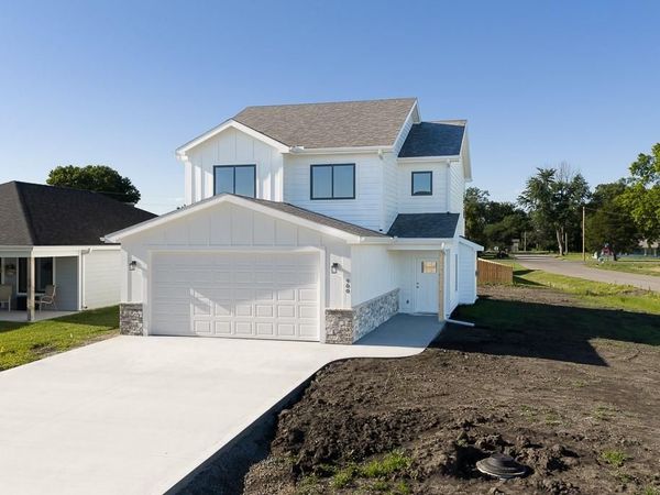 900 2nd Street, Perry, KS 66073