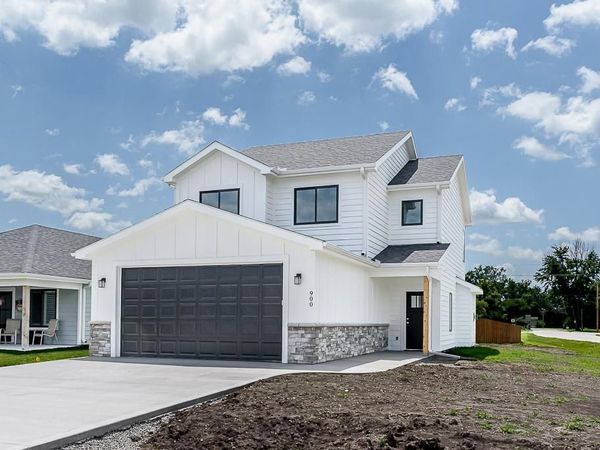 900 2nd Street, Perry, KS 66073