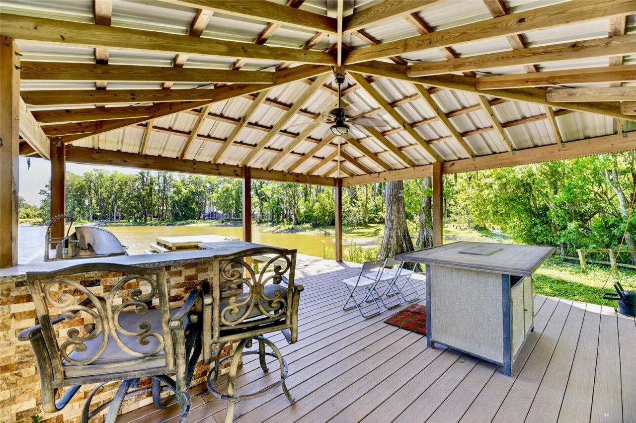 17309 Linda Vista Circle, Lutz, FL 33548 Photo