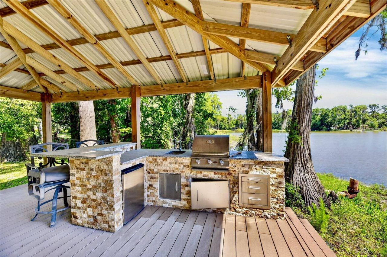 17309 Linda Vista Circle, Lutz, FL 33548 Photo