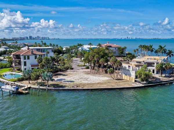 305 S SOUTH SHORE DRIVE S, SARASOTA, FL 34234