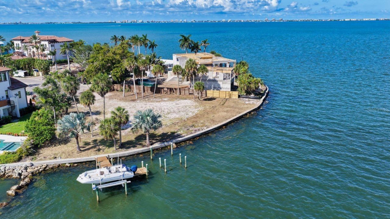 305 S Shore Drive S, Sarasota, FL 34234 Photo