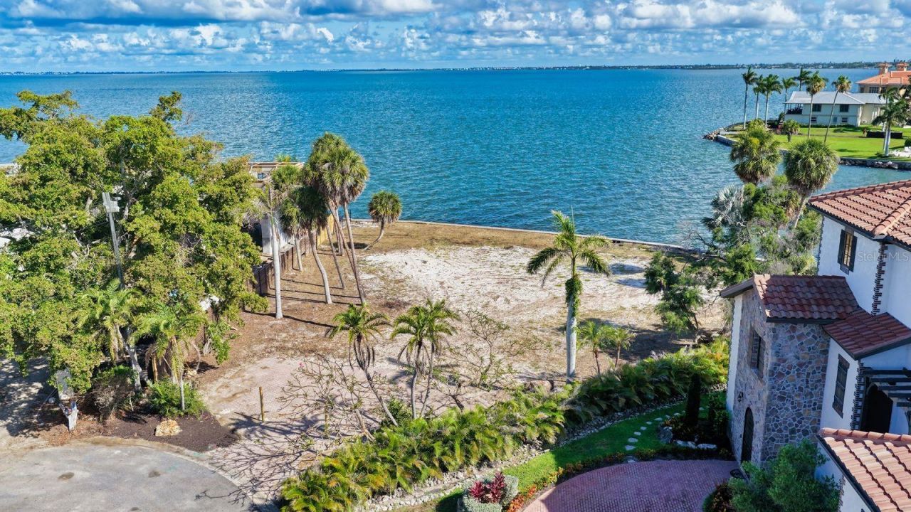 305 S Shore Drive S, Sarasota, FL 34234 Photo