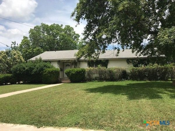 726 W San Antonio Street , San Marcos, TX 78666