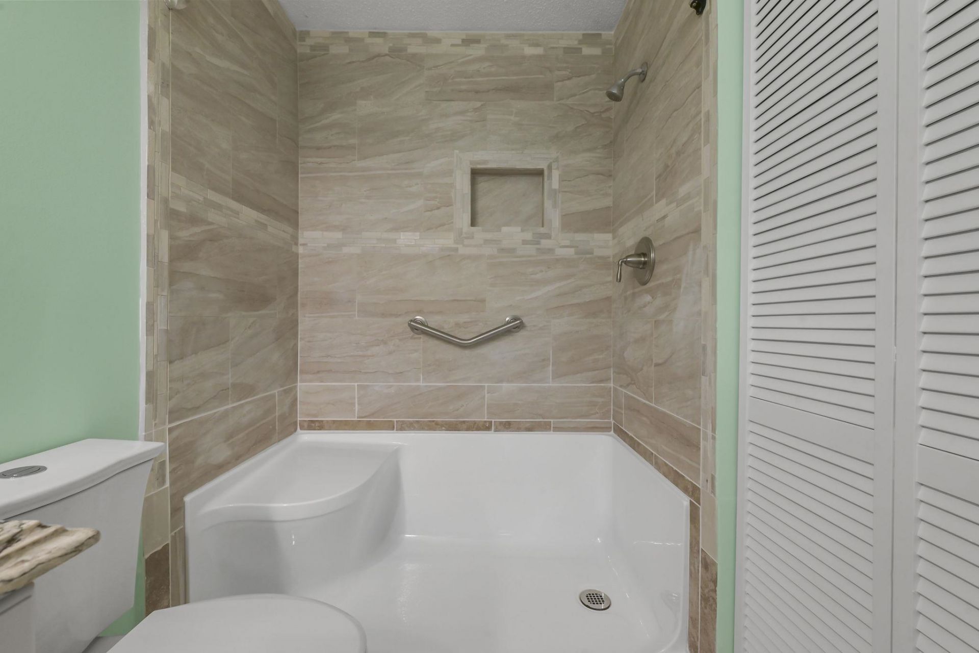 3550 Chestnut Dr. Photo 13