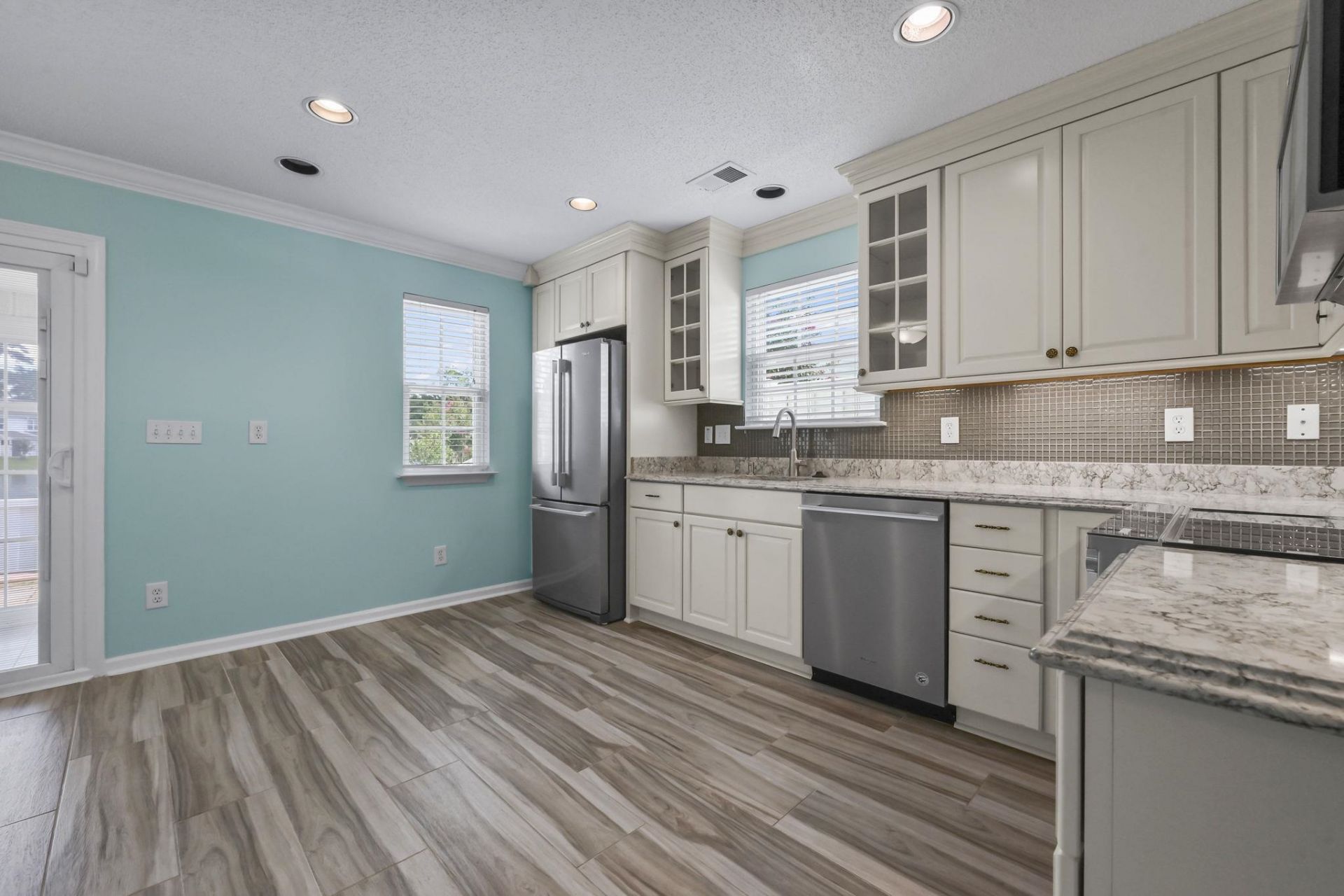 3550 Chestnut Dr. Photo 15