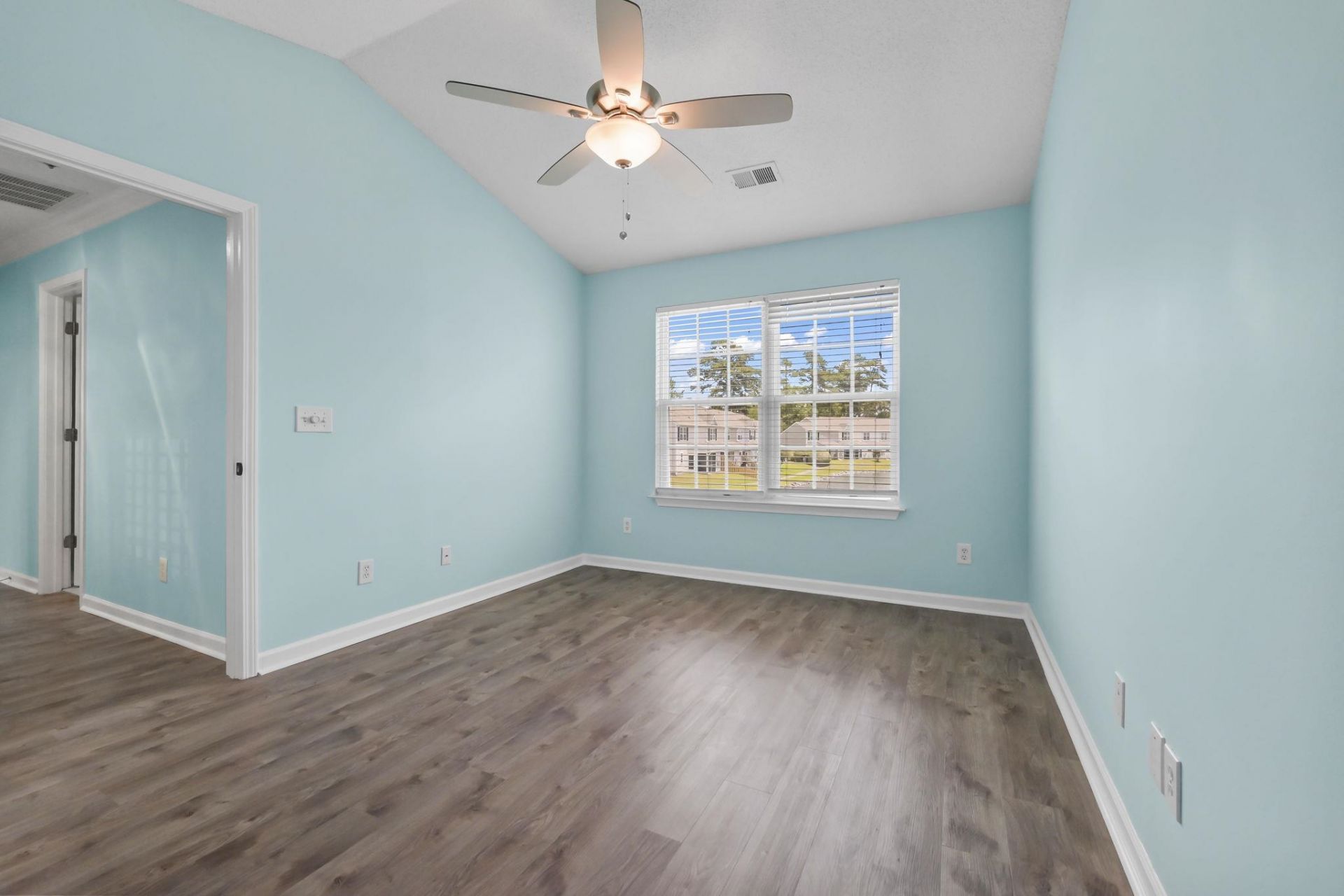 3550 Chestnut Dr. Photo 25