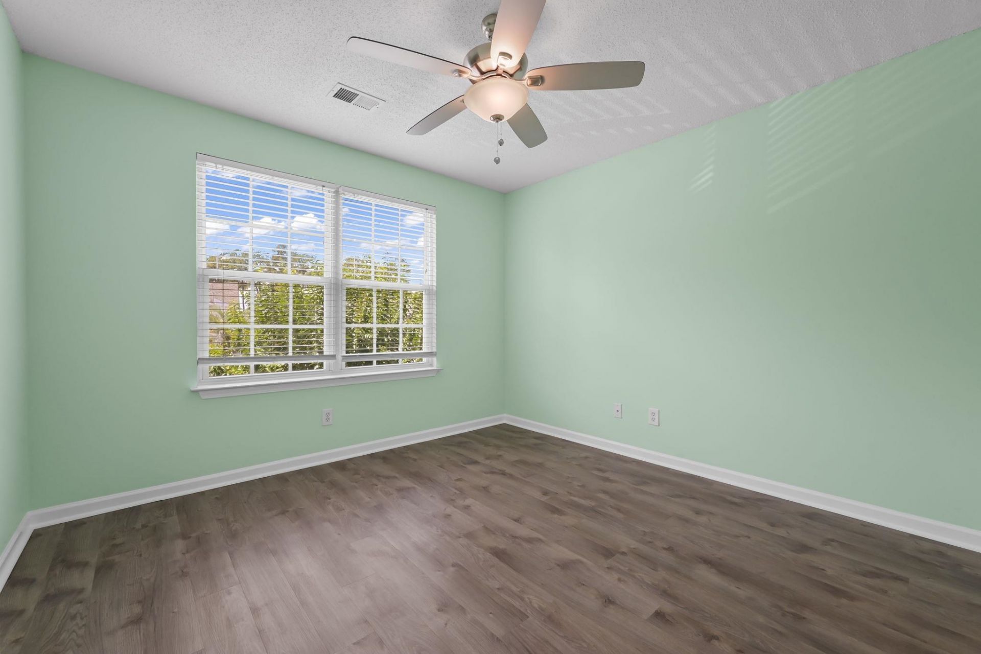 3550 Chestnut Dr. Photo 28