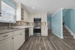 3550 Chestnut Dr. photo 4