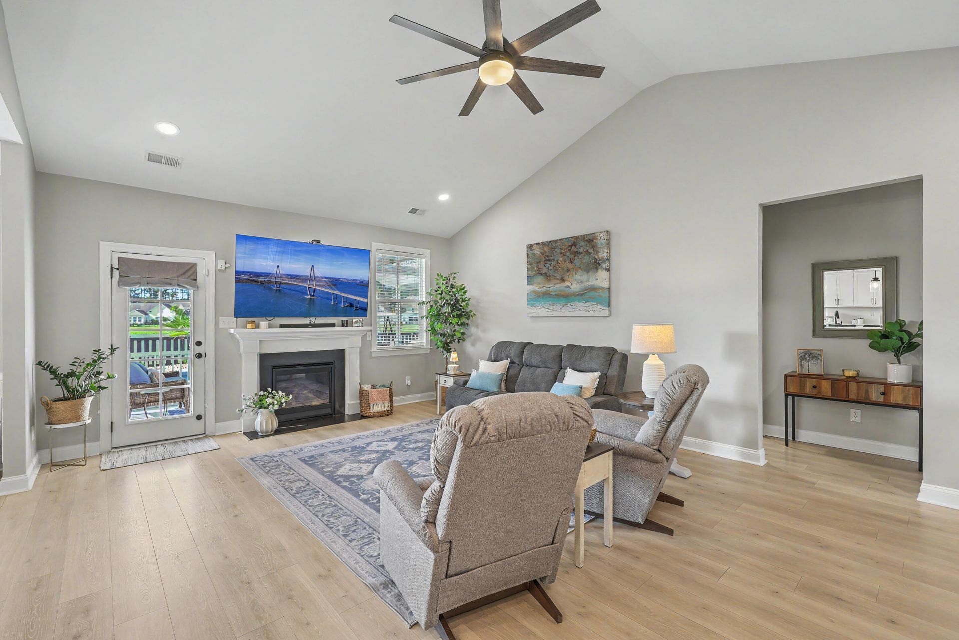 612 Sienna Way Photo 8