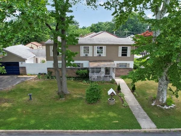 2400 GRAND AVENUE , HOLMES, PA 19043