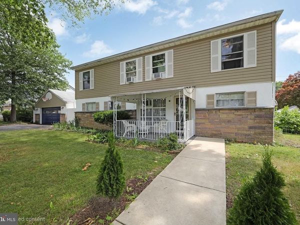 2400 GRAND AVENUE, HOLMES, PA 19043