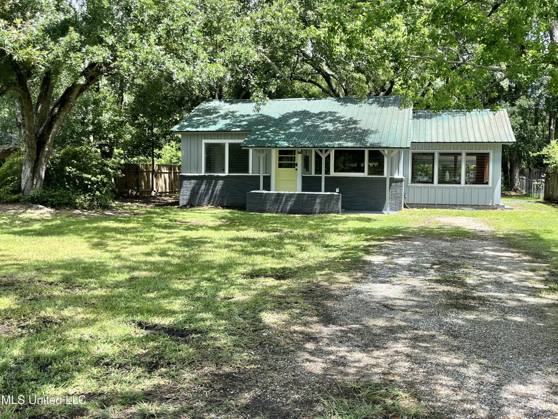 3815 Scovel Avenue, Pascagoula, MS 39581 Main Photo