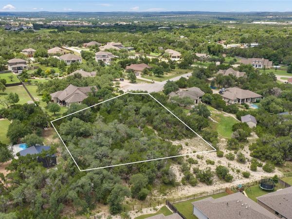179 Shawnee TRL , Dripping Springs, TX 78620
