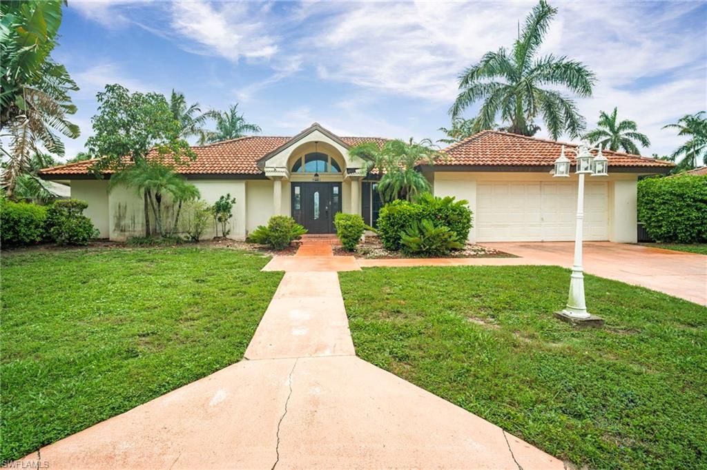 5231 Greenbriar Dr, Fort Myers, FL 33919 Main Photo