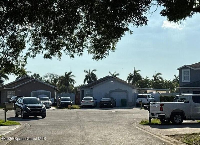 11518 SW 173rd Street , Miami, FL 33131 Photo