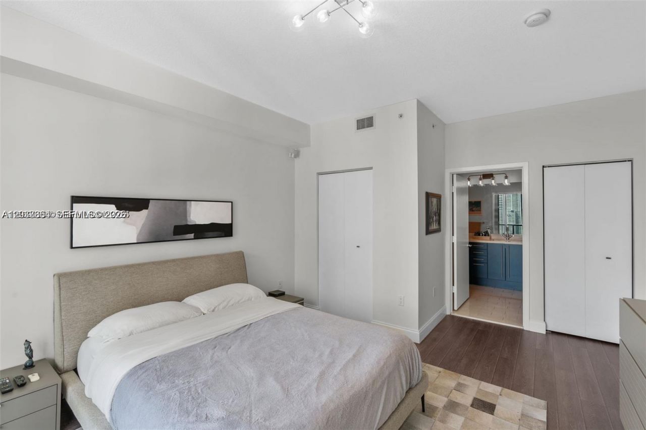 79 SW 12th St , Unit 2204-S, Miami, FL 33130 Photo