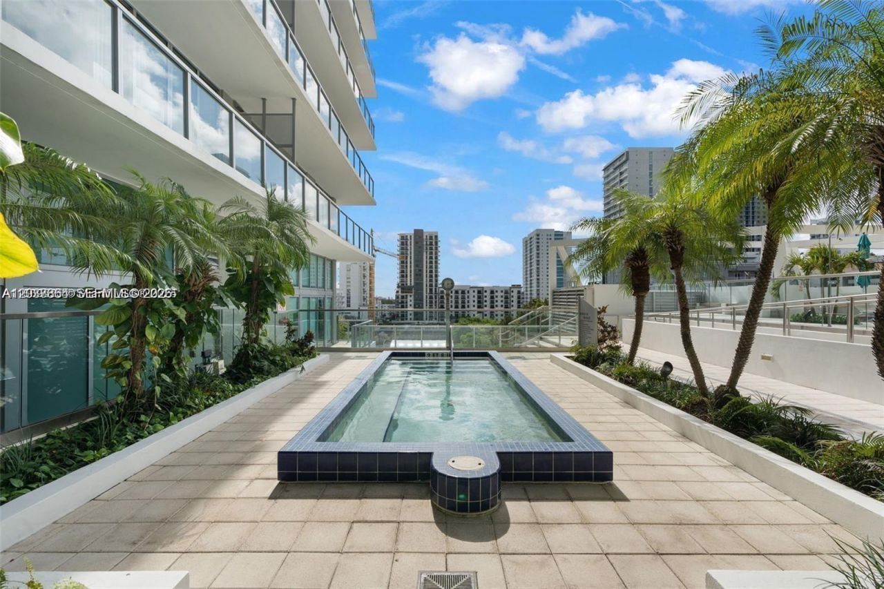 79 SW 12th St , Unit 2204-S, Miami, FL 33130 Photo