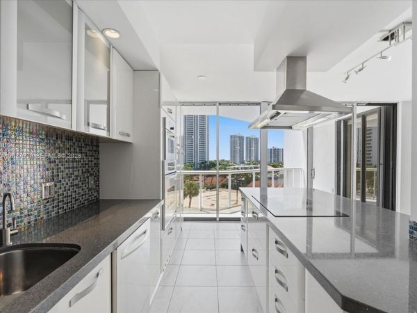 3610 Yacht Club Dr , Unit 702, Aventura, FL 33180