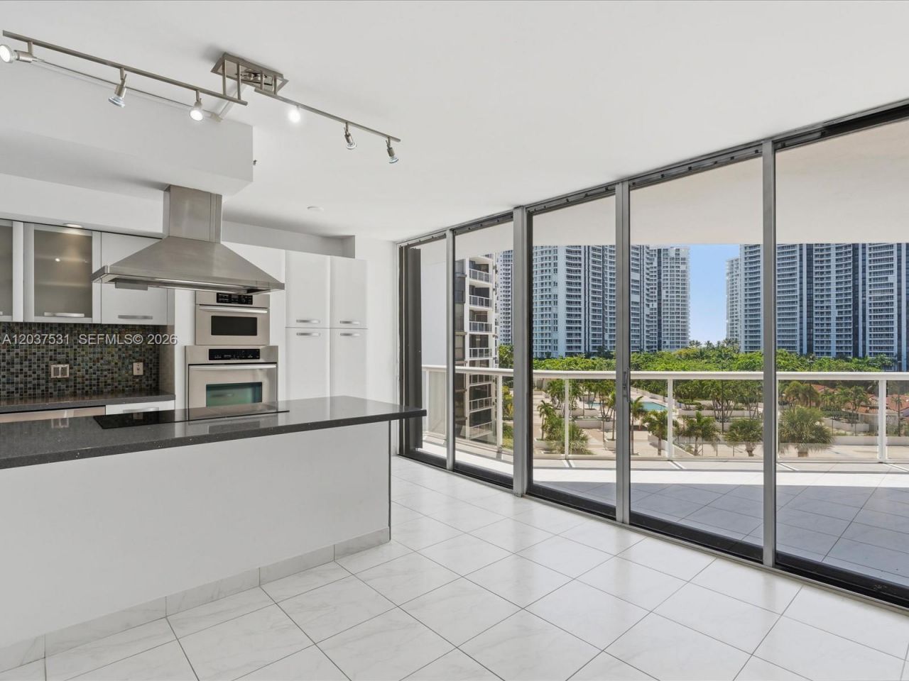 3610 Yacht Club Dr , Unit 702, Aventura, FL 33180 Photo