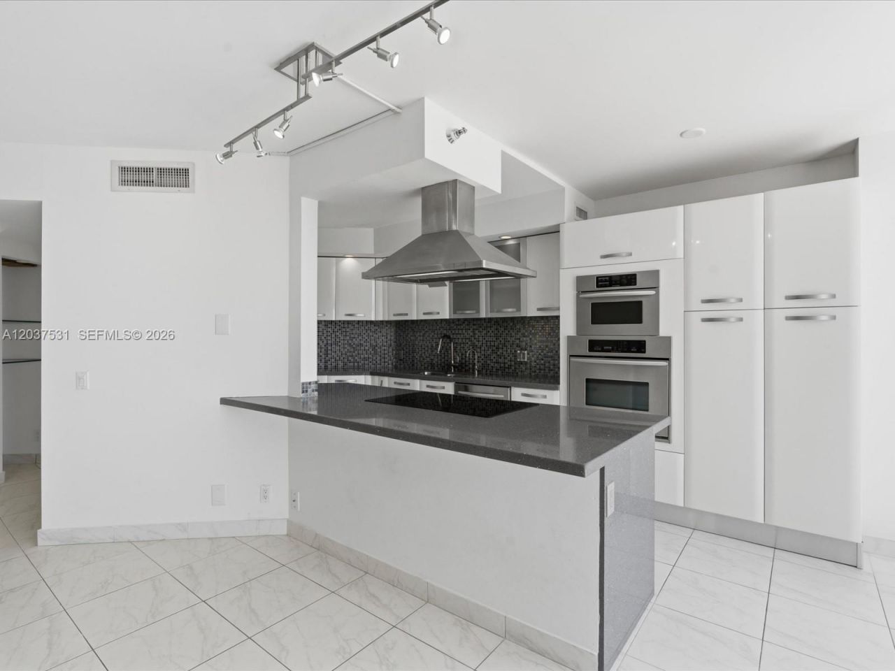 3610 Yacht Club Dr , Unit 702, Aventura, FL 33180 Photo