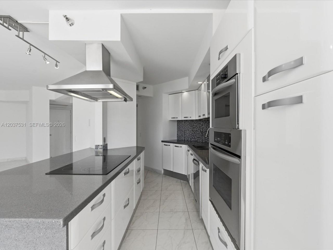 3610 Yacht Club Dr , Unit 702, Aventura, FL 33180 Photo