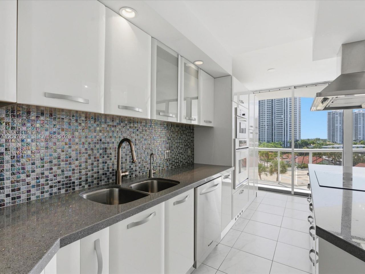 3610 Yacht Club Dr , Unit 702, Aventura, FL 33180 Photo