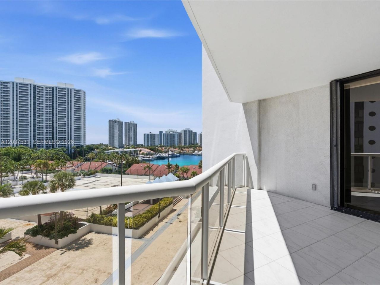 3610 Yacht Club Dr , Unit 702, Aventura, FL 33180 Photo