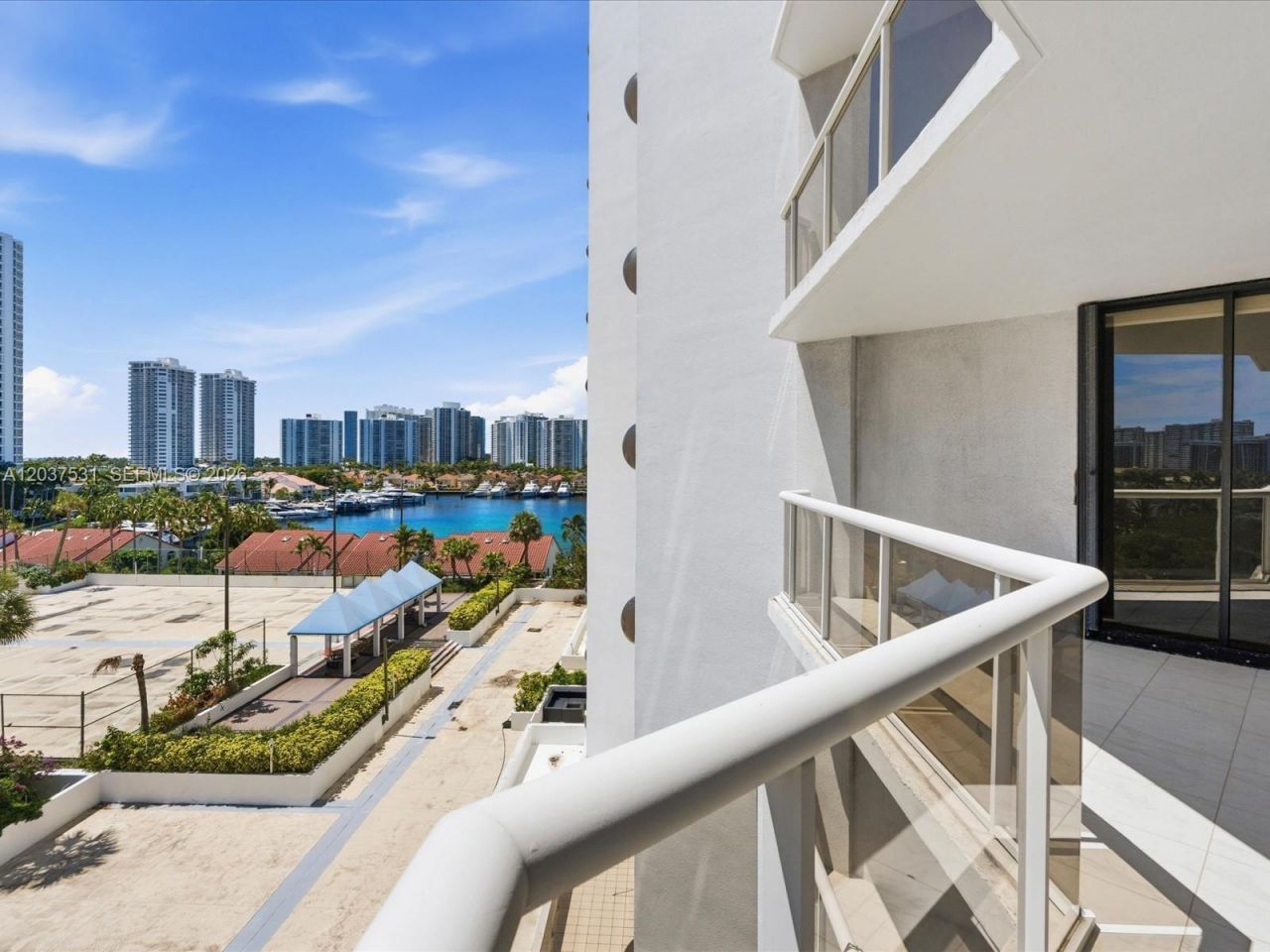 3610 Yacht Club Dr , Unit 702, Aventura, FL 33180 Photo