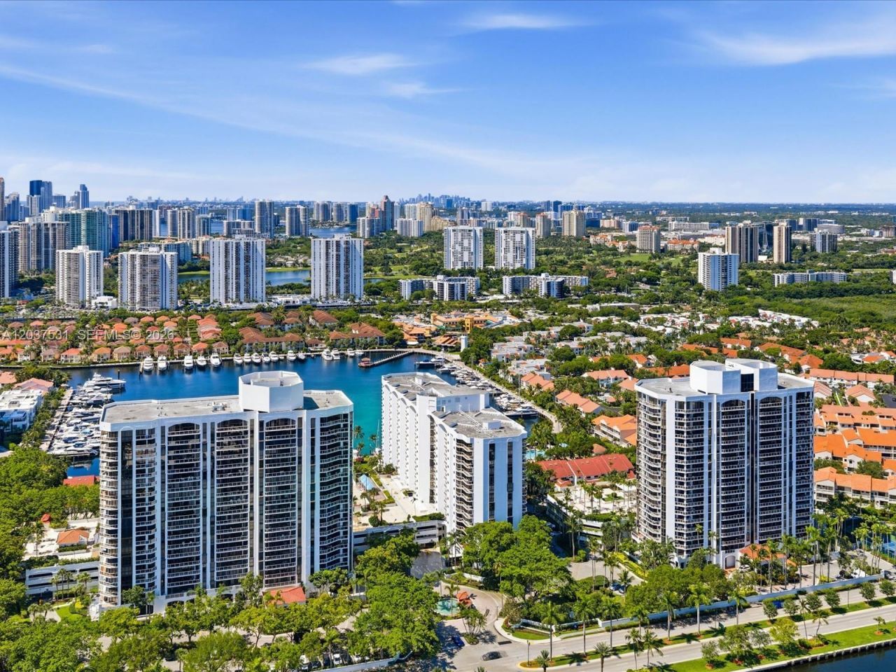 3610 Yacht Club Dr , Unit 702, Aventura, FL 33180 Photo