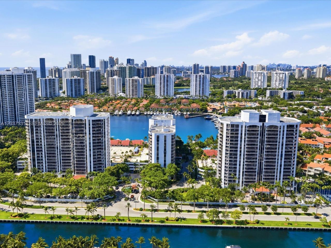 3610 Yacht Club Dr , Unit 702, Aventura, FL 33180 Photo