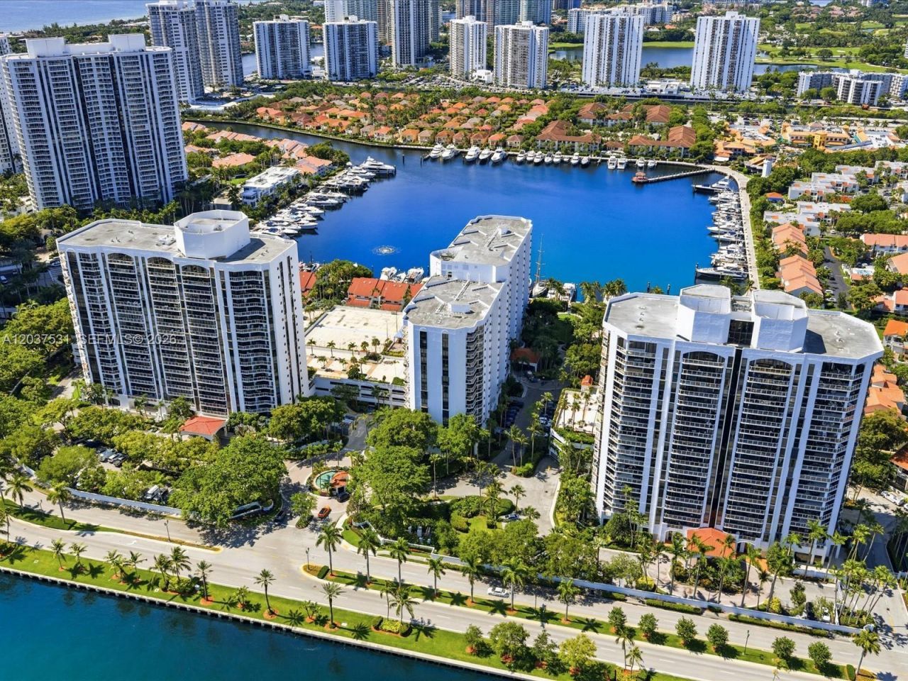 3610 Yacht Club Dr , Unit 702, Aventura, FL 33180 Photo