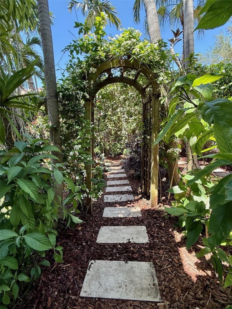 455 Amalfi Ave , Coral Gables, FL 33146 Photo