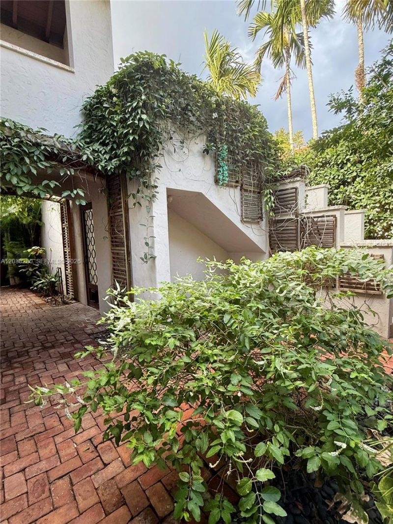 455 Amalfi Ave , Coral Gables, FL 33146 Photo