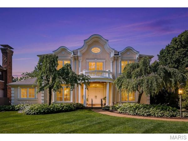 7350 Maryland Avenue, University City, MO 63130