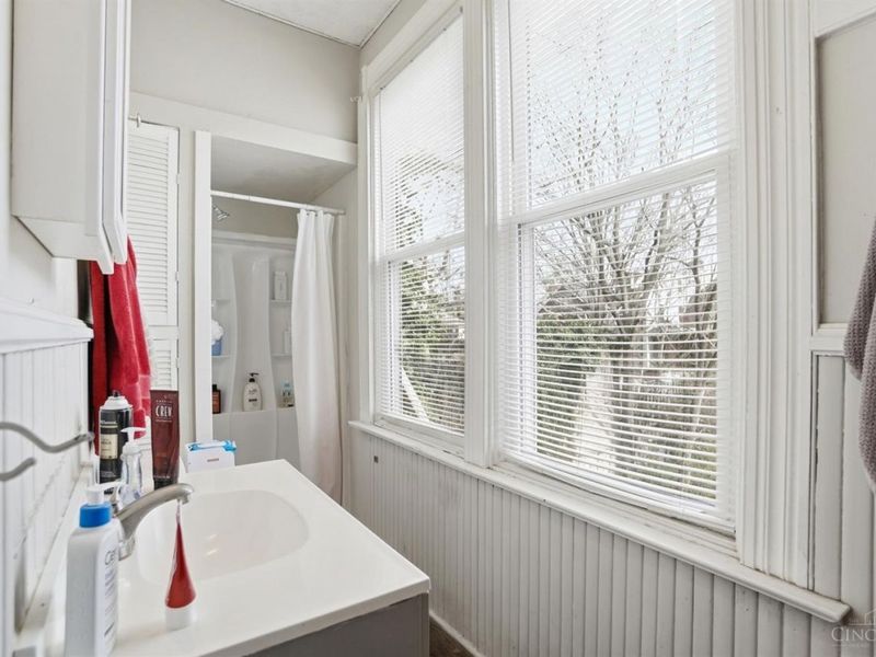 46 Graham Street, Cincinnati, OH 45219 Photo 9