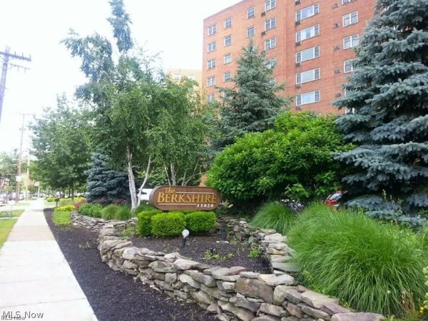 11820 Edgewater Drive, Unit 417, Lakewood, OH 44107