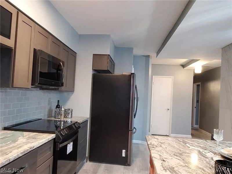 11820 Edgewater Drive, Unit 417, Lakewood, OH 44107 Photo 12