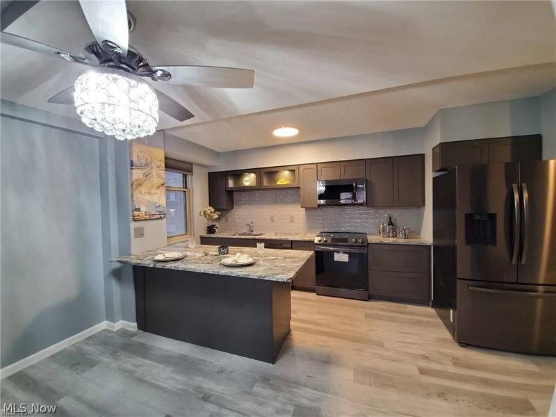 11820 Edgewater Drive, Unit 417, Lakewood, OH 44107 Photo 5
