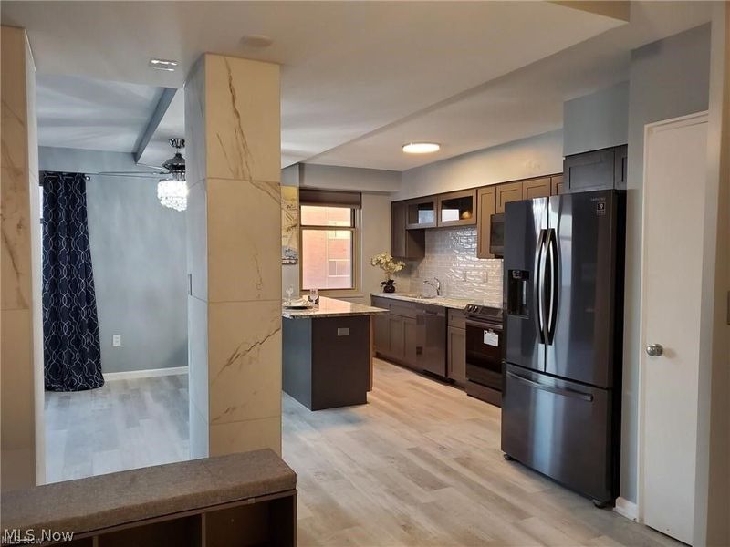 11820 Edgewater Drive, Unit 417, Lakewood, OH 44107 Photo 7