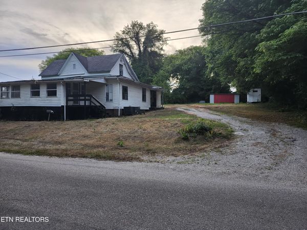 722 Hendrickson St, Clinton, TN 37716