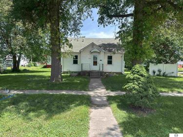906 Stephens Avenue, Dorchester, NE 68343