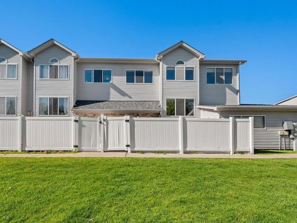 272 Park Ridge Lane , Unit A, Aurora, IL 60504