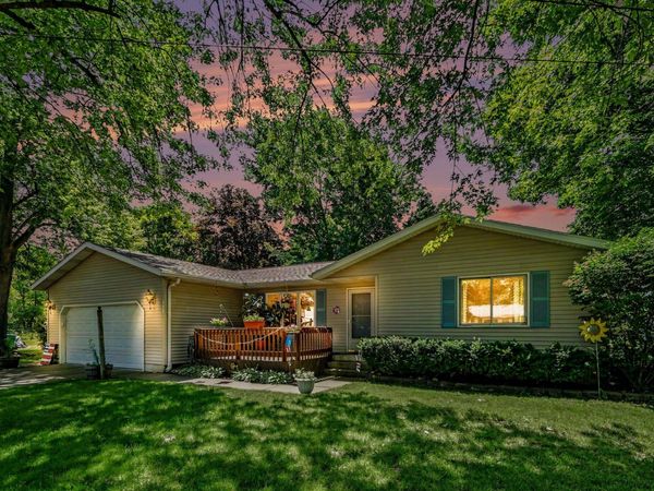 202 E Vermont Avenue, White Pigeon, MI 49099