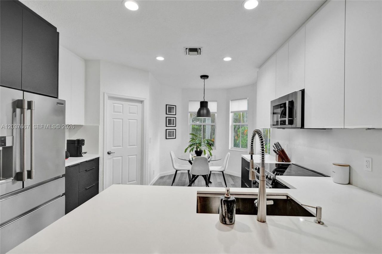 1725 Winterberry Ln, Weston, FL 33327 Photo