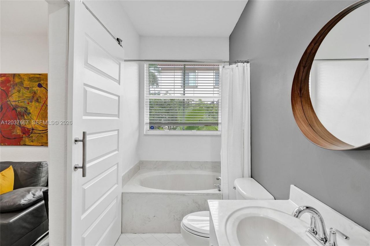 1725 Winterberry Ln, Weston, FL 33327 Photo