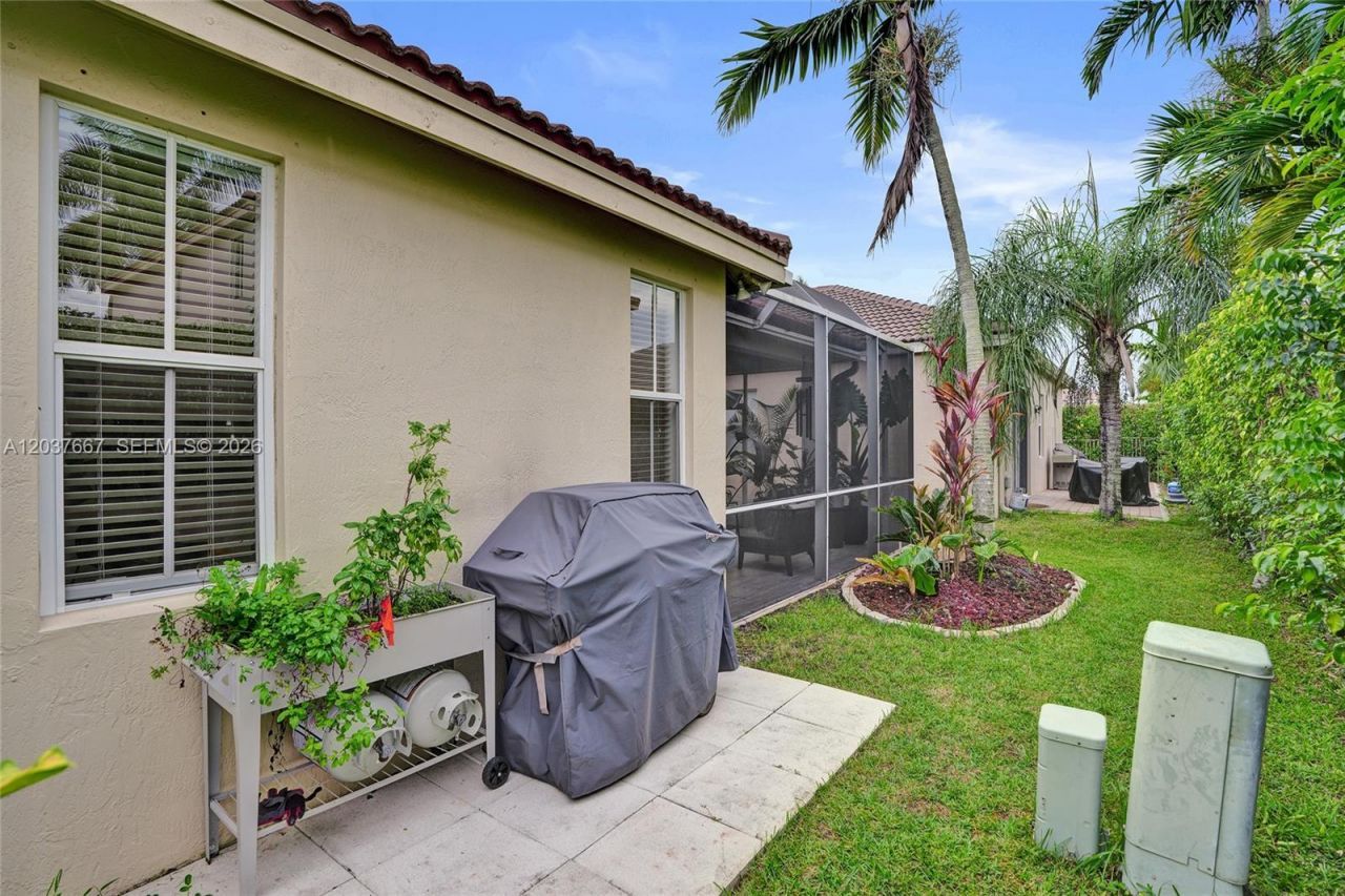 1725 Winterberry Ln, Weston, FL 33327 Photo