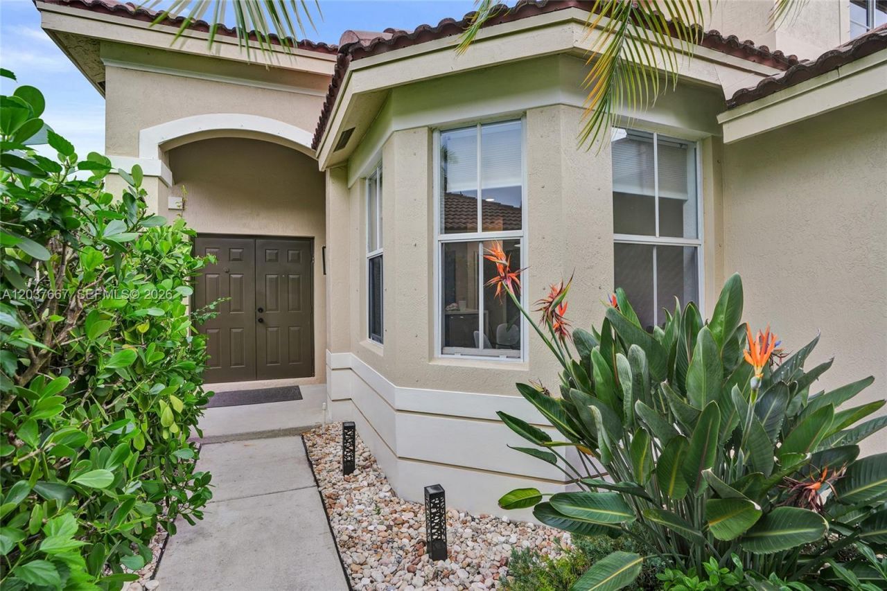 1725 Winterberry Ln, Weston, FL 33327 Photo