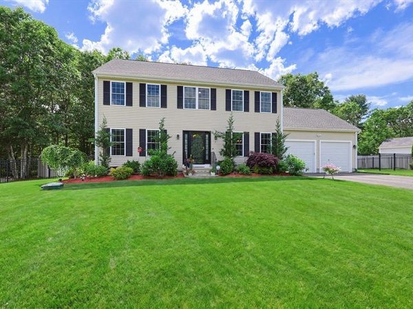 7 Stanley Cir, Mansfield, MA 02048